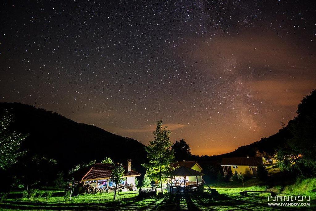 Бунгала Дара Kalofer Luaran gambar